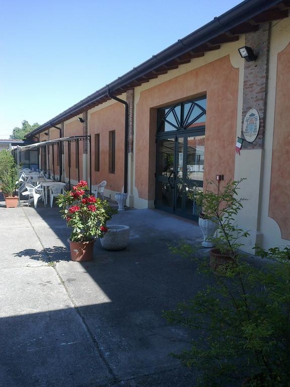 Verolanuova Le Magnolie Agriturismo מראה חיצוני תמונה