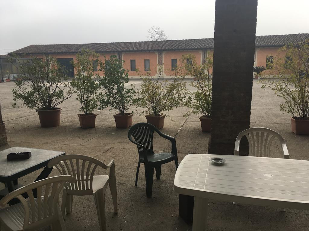 Verolanuova Le Magnolie Agriturismo מראה חיצוני תמונה
